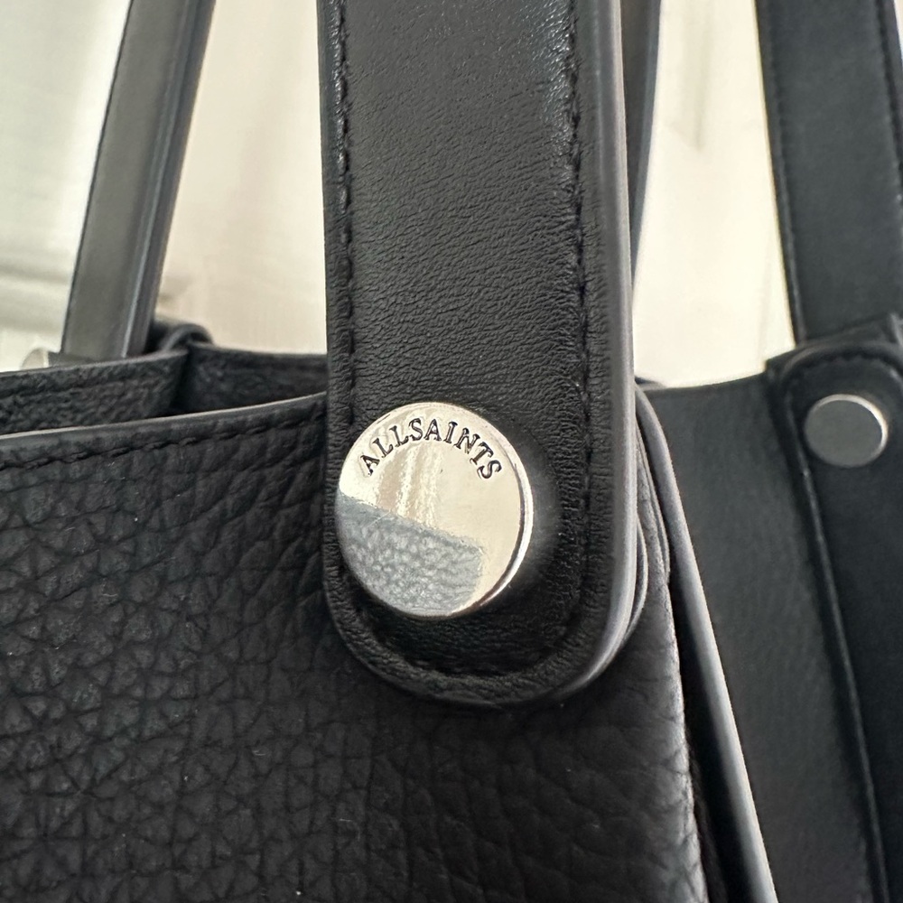 Elegant Black Tote Bag - Picture 6 of 16